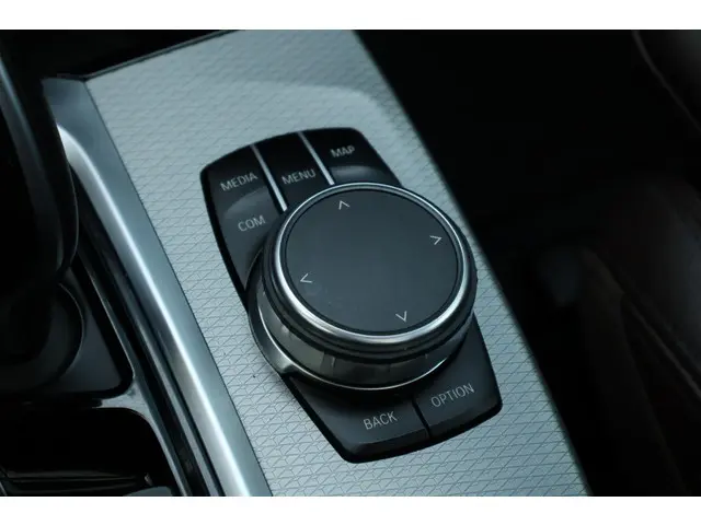 BMW X3 xDrive20i High Executive 2018 Benzine 44