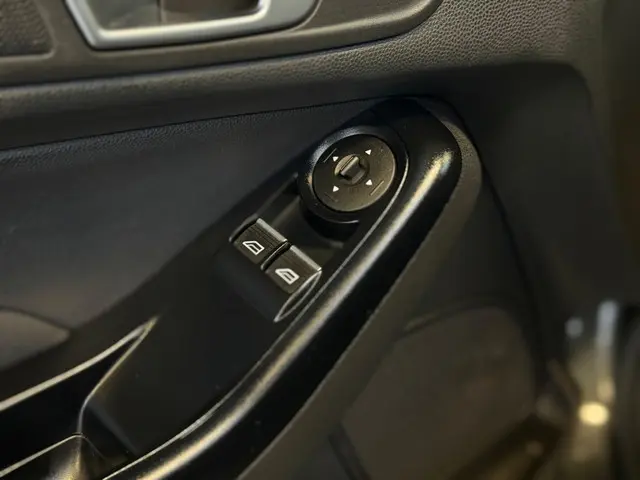 Ford Fiesta 1.0 EcoB. Style Automaat Airco 2016 Benzine 28