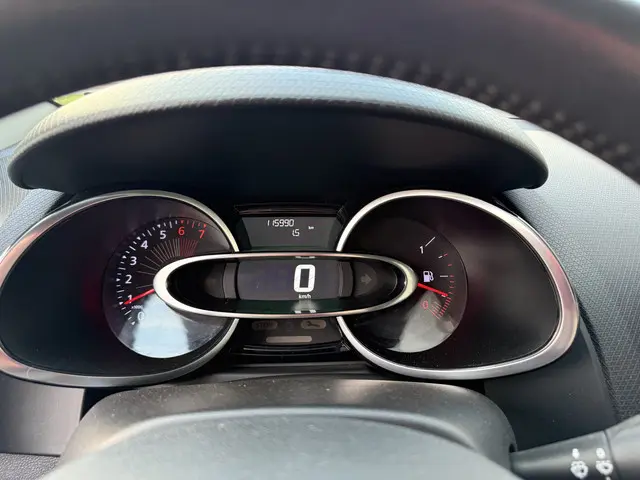 Renault Clio Estate 0.9 TCe Limited 2016 Benzine 8