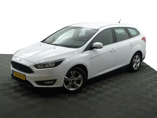 Ford Focus Wagon 1.0 Titanium Edition- 2015 Benzine 4