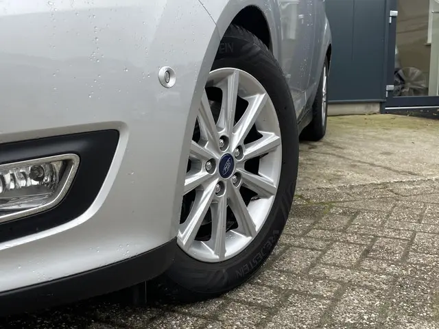 Ford C-MAX 1.5 Titanium 2016 Benzine 3