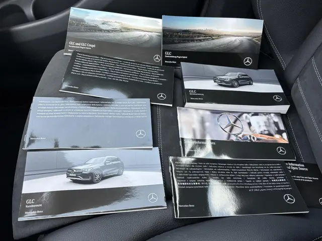 Mercedes-Benz GLC 300e 4MATIC 2022 Hybride Benzine 35