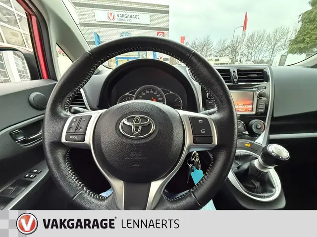 Toyota Verso-S 1.3 VVT-i Dynamic 2015 Benzine 18