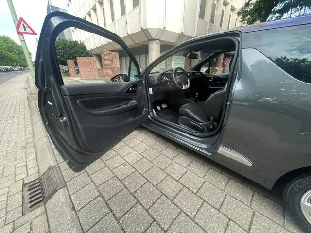 Citroën DS3 Cabrio 1.2 VTi Chic 2013 Benzine 20