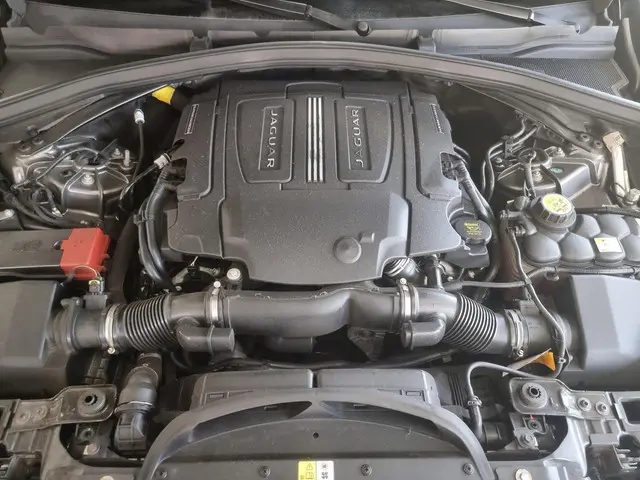 Jaguar F-PACE 3.0 S/C S AWD 35t 2018 Benzine 22