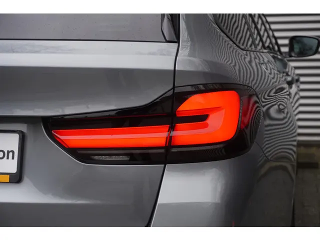 BMW 5 Serie Touring 530e xDrive 2023 Hybride Benzine 8