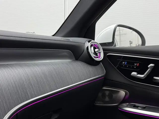 Mercedes-Benz GLC 400e 4M AMG 2023 Hybride Benzine 23