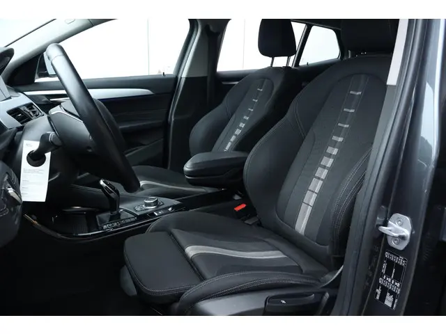 BMW X2 sDrive20i Executive 2018 Benzine 10