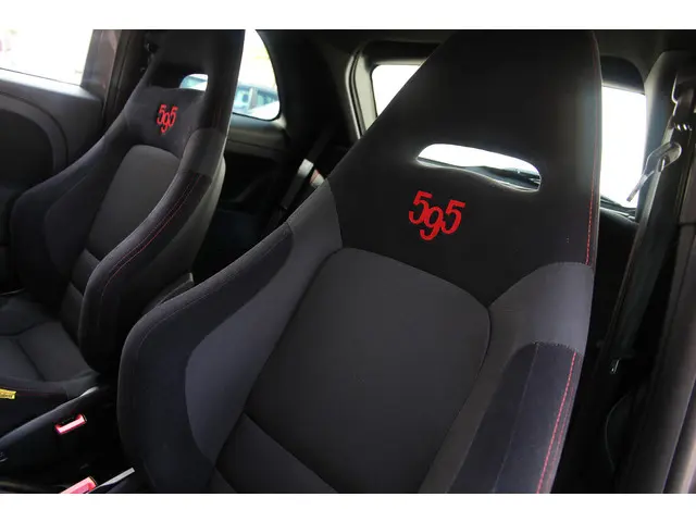 Fiat 500 1.4-16V Abarth 2013 Benzine 18