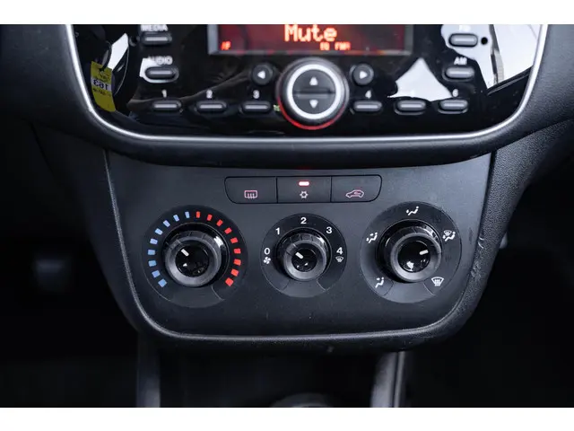 Fiat Punto Evo 1.2 Street 2015 Benzine 40