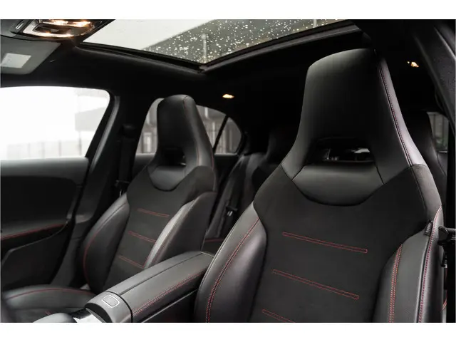 Mercedes-Benz A-Klasse 180 D AMG Pakket | 2018 Diesel 8