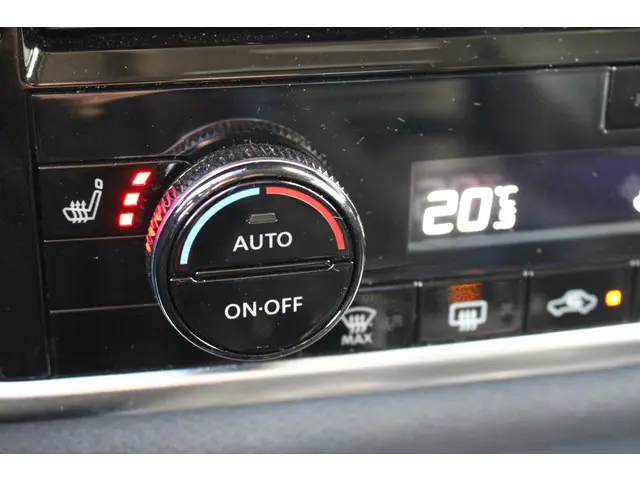 Nissan QASHQAI 1.3 MHEV Xtronic N-Connecta 2022 Benzine 32