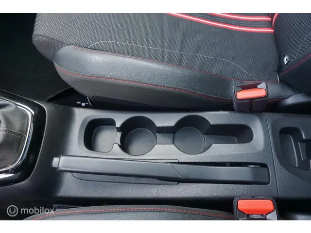Opel Corsa 1.2 GS Line ( WEINIG KM! ) 2019 Benzine 9