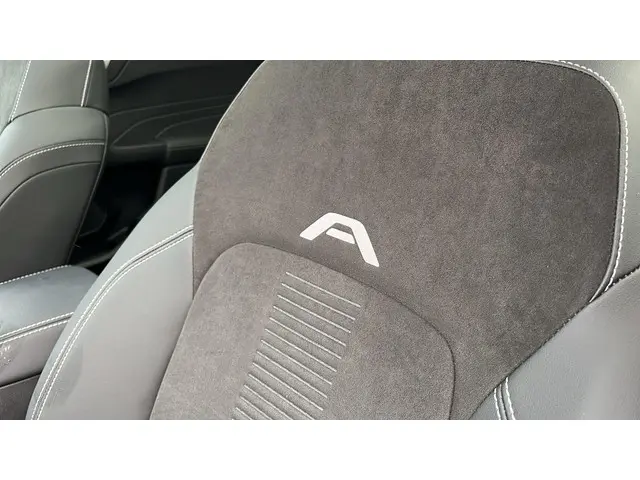 Ford Kuga 2.5 FHEV Active X 2024 Hybride Benzine 21