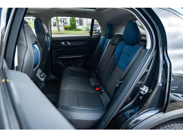 Lynk & Co 01 1.5 2023 Hybride Benzine 12