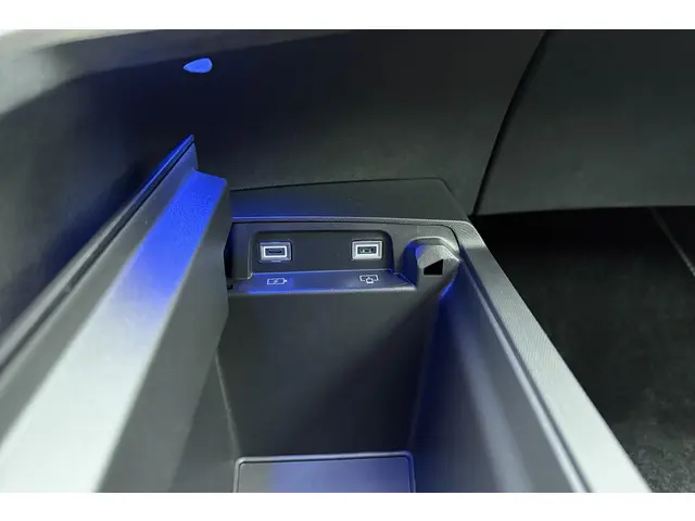 Peugeot 3008 1.2 Hybrid 145 GT 2025 Hybride Benzine 29