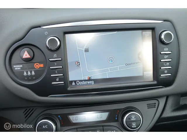 Toyota Yaris 1.5 VVT-i Dynamic Hybrid. "Sale" 2018 Benzine 14