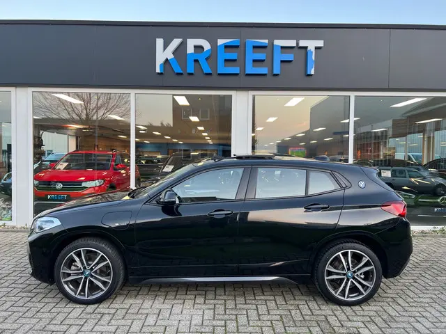 BMW X2 xDrive25e High Executive 2022 Hybride Benzine 2
