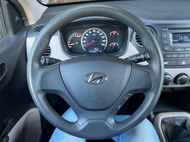 Hyundai i10 1.0i i-Drive airco 2014 Benzine 9