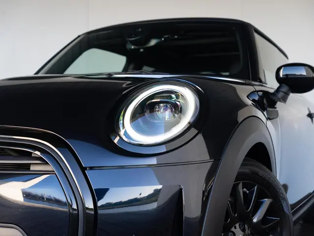 MINI 3-Deurs Cooper 2022 Benzine 13