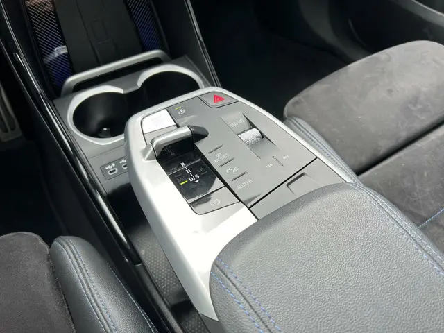 BMW X1 sDrive18i|M-Sport|PANO|HEAD-UP|LED|18"| 2023 Benzine 12