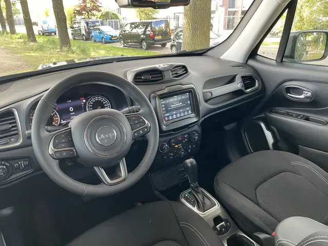 Jeep Renegade 1.3T DDCT Limited 2021 Benzine