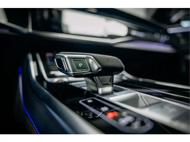 Audi RSQ8 4.0 TFSI RS Q8 quattro 2023 Hybride Benzine 34