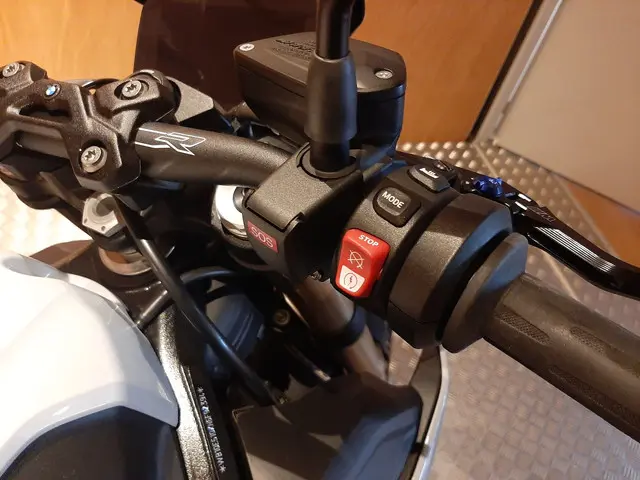 BMW S 1000 R  S 1000 R 2023 Benzine 9