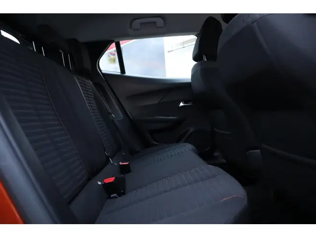 Peugeot 2008 1.2 PURETECH ALLURE PACK 2022 Benzine 18