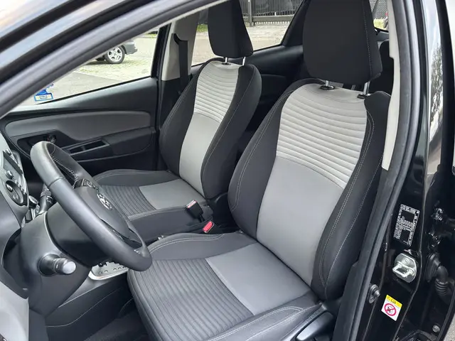 Toyota Yaris 1.5 Hybrid Dynamic 2019 Hybride Benzine 12
