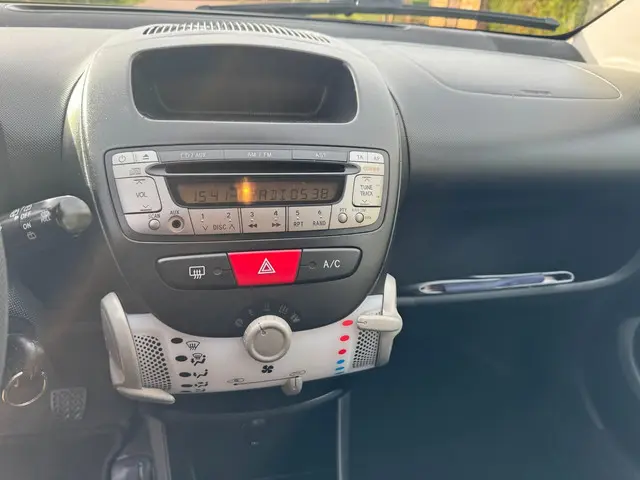 Peugeot 107 1.0 Active 93.000 KM AIRCO 2013 Benzine 14