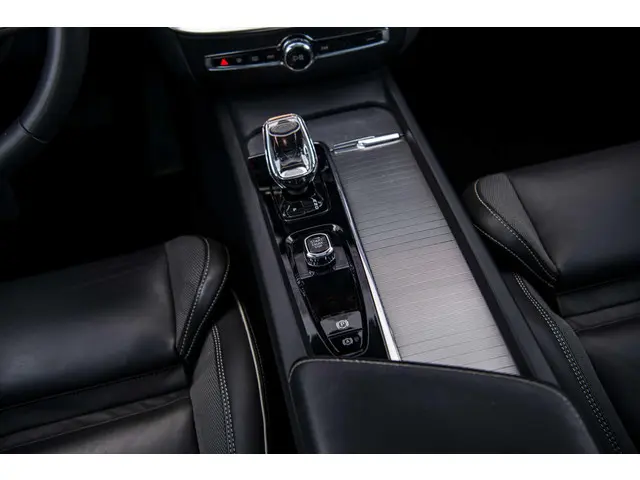Volvo S60 2.0 B4 Plus Dark 2023 Benzine 13