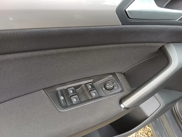 Volkswagen Touran TSI Comfortline 7-Pers. 2019 Benzine 25