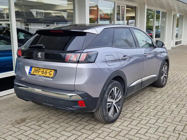 Peugeot 3008 1.2 Hybrid 136 Allure 2024 Hybride Benzine 3