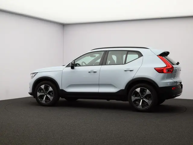 Volvo XC40 2.0 B4 Plus Dark 2025 Benzine 26