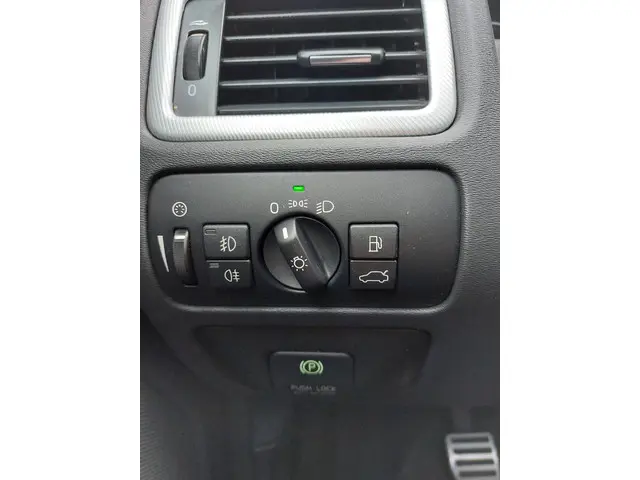 Volvo V70 1.6 T4 R-Design. TREKHAAK! 2012 Benzine 21