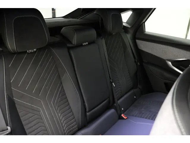 Peugeot 3008 1.2 Hybrid 136 GT 2024 Hybride Benzine 17