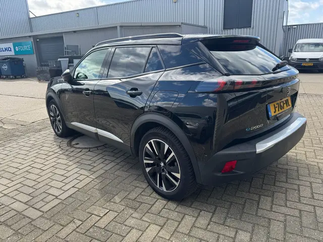 Peugeot e-2008 EV GT 50 kWh 2020 Elektrisch 4