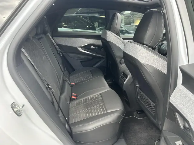 Peugeot 3008 1.2 Hybrid 145 GT 2025 Hybride Benzine 25