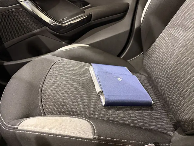 Peugeot 208 HB 1.2 Allure Navi/Clima 2014 Benzine 21