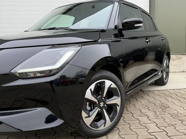 Suzuki Swift 1.2 Style Smart Hybrid 2025 Benzine 25