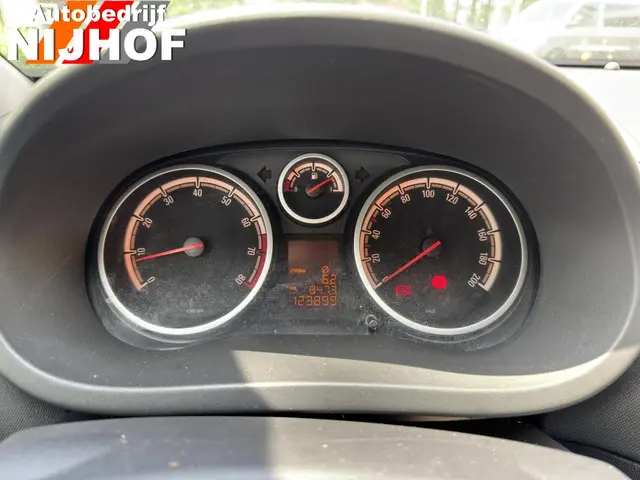 Opel Corsa 1.4-16V 2012 Benzine 9