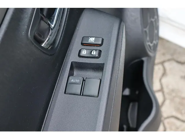 Toyota Yaris 1.3 VVT-i Aspiration 2013 Benzine 18