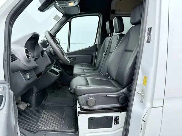 Mercedes-Benz Sprinter 319 1.9 CDI 2023 Diesel 7