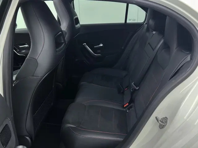 Mercedes-Benz A-Klasse 180 Premium Plus 2021 Benzine 20