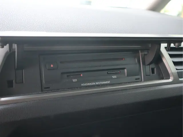 Volkswagen Touran 1.2 TSI Connected Series 2017 Benzine 43