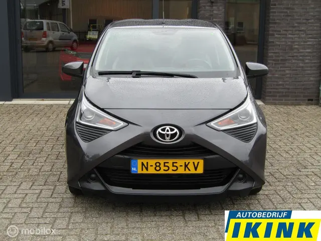 Toyota Aygo 1.0 VVT-i x-play 2021 Benzine 2