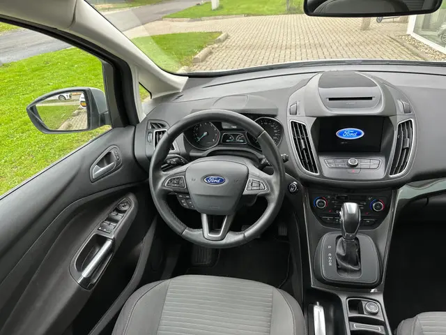 Ford C-MAX 1.5 Titanium 2018 Benzine 18