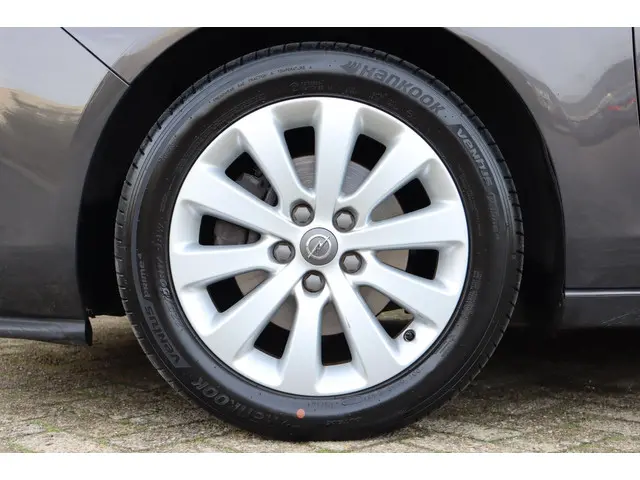 Opel Zafira Tourer 1.4 Cosmo Trekhaak 2013 Benzine 8