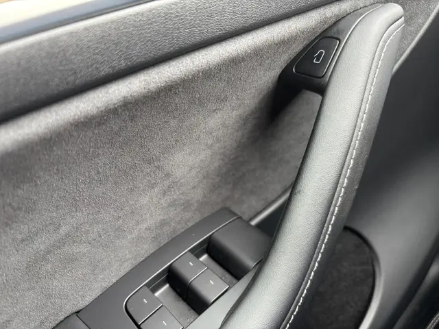 Tesla Model Y Long Range AWD 75 kWh 2022 Elektrisch 21